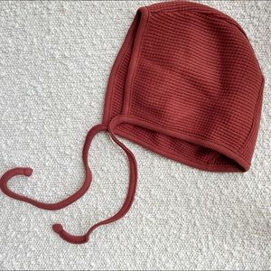 Fin & Vince Waffle Primary Bonnet - Gingerbread